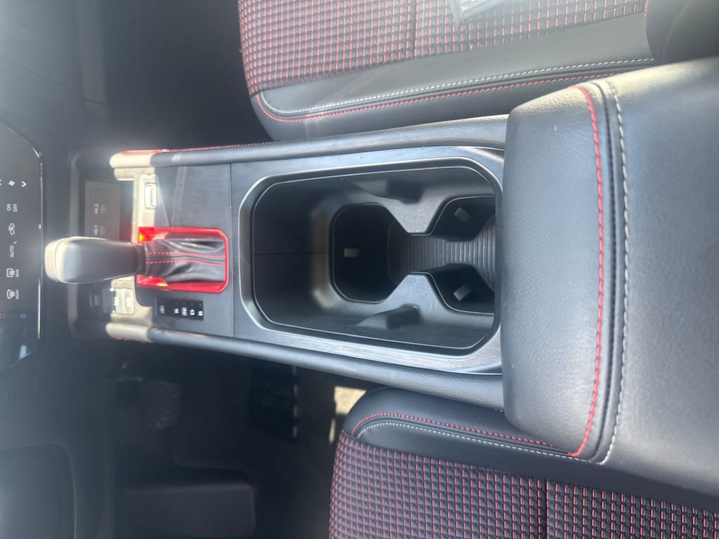 Used 2025 Nissan Kicks SR FWD image 26