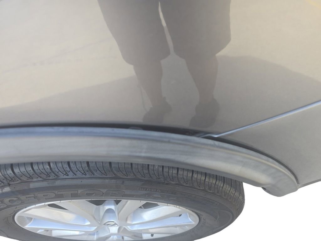 Used 2018 Nissan Rogue SV image 21