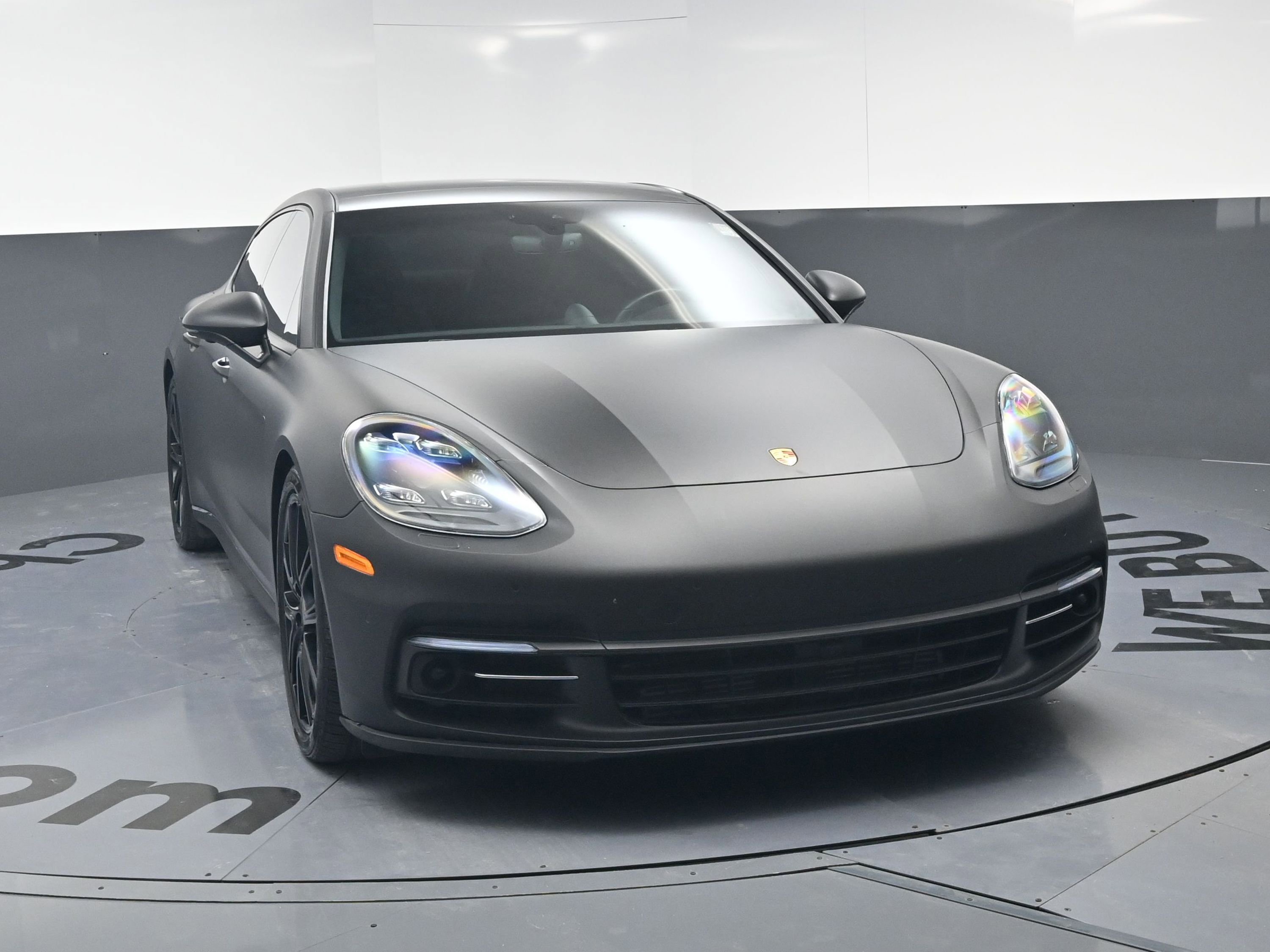 Used 2018 Porsche Panamera 4 Executive image 3