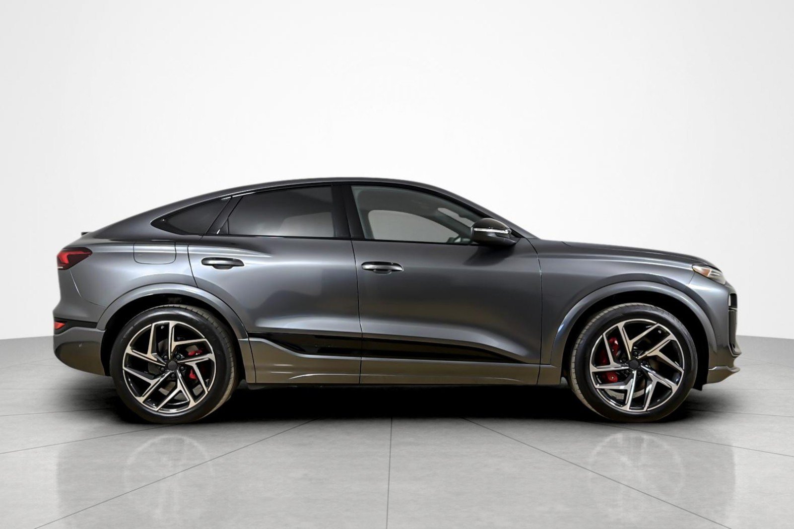 New 2027 Audi SQ6 e-tron Premium Plus AWD/4WD image 7
