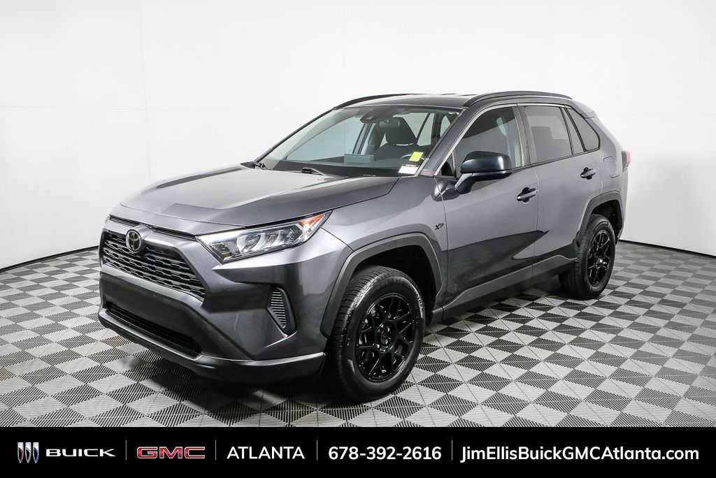Used 2021 Toyota RAV4 LE video 1