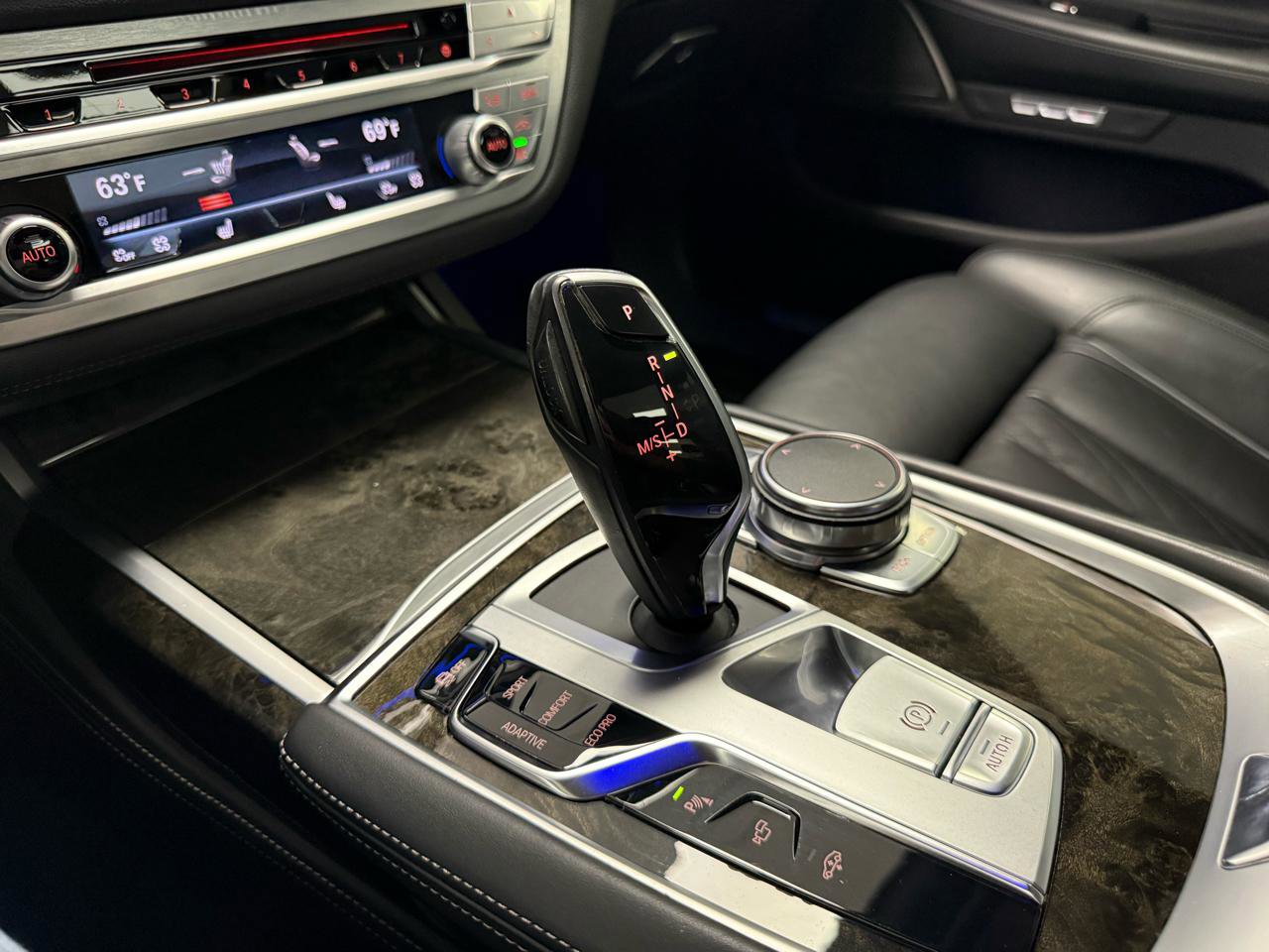 Used 2018 BMW 750i image 26