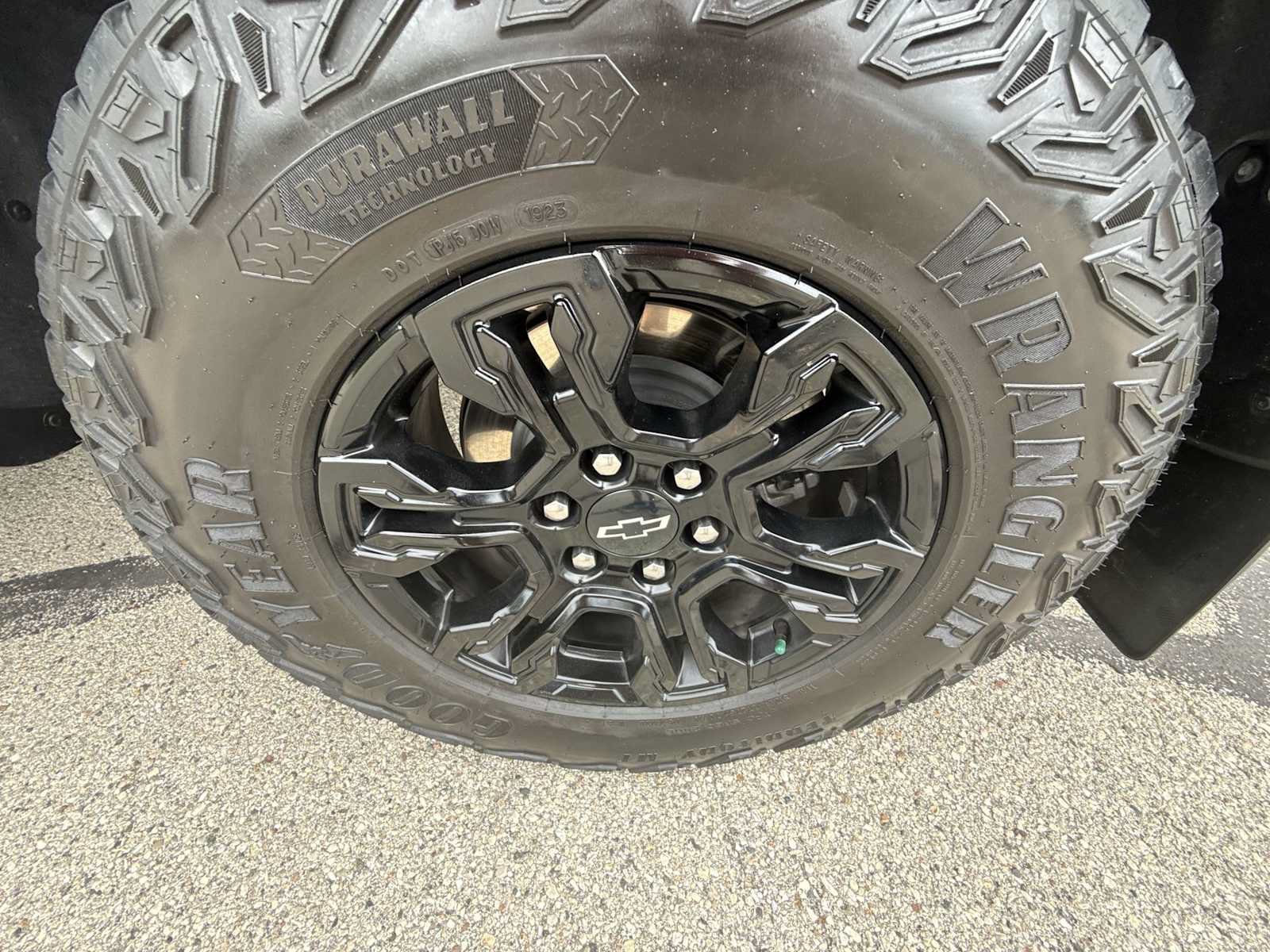 Certified 2024 Chevrolet Silverado 1500 ZR2 AWD/4WD image 33