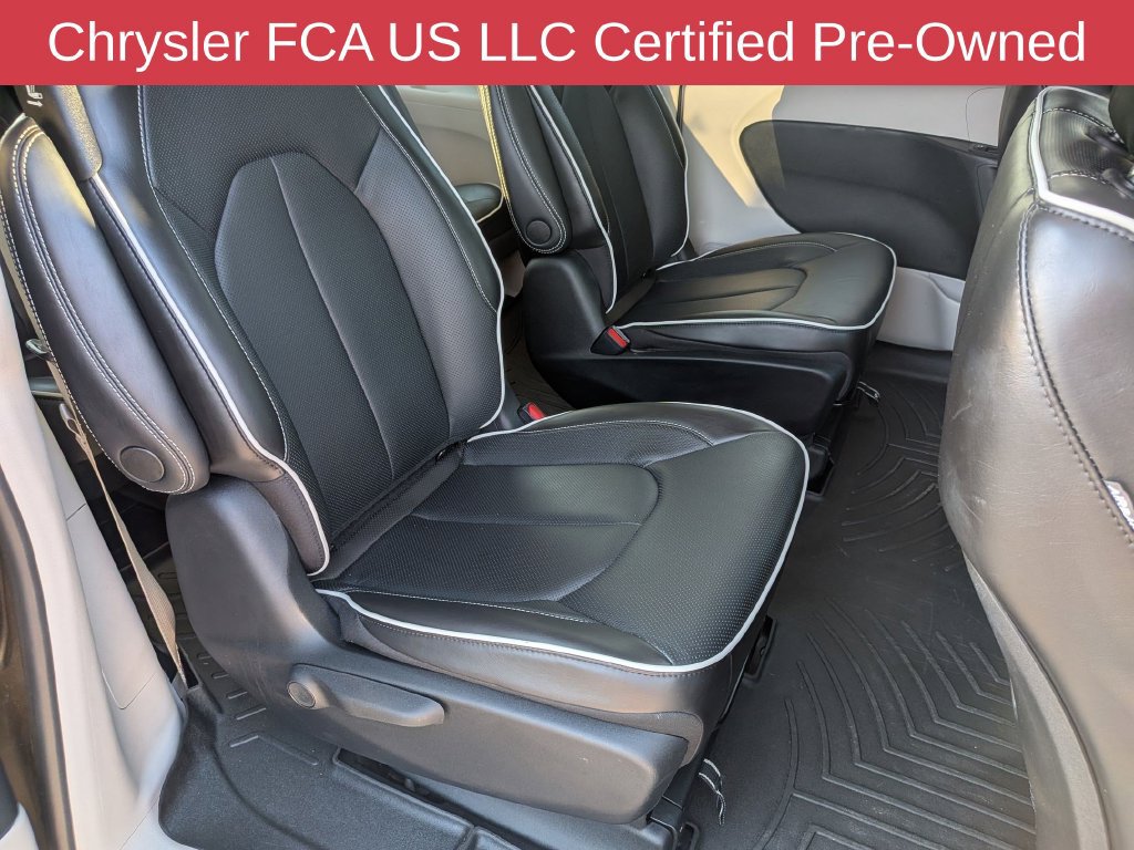 Used 2023 Chrysler Pacifica Limited FWD image 39