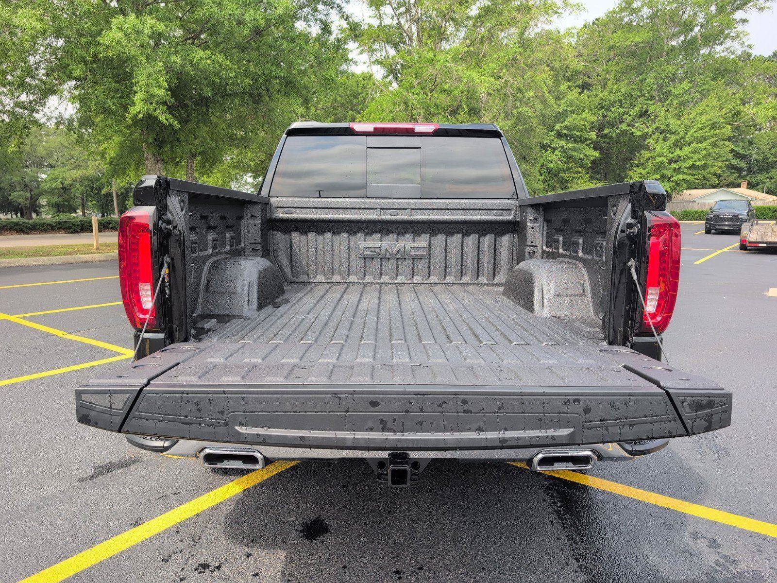 New 2026 GMC Sierra 1500 SLT w/ SLT Premium Plus Package AWD/4WD image 5