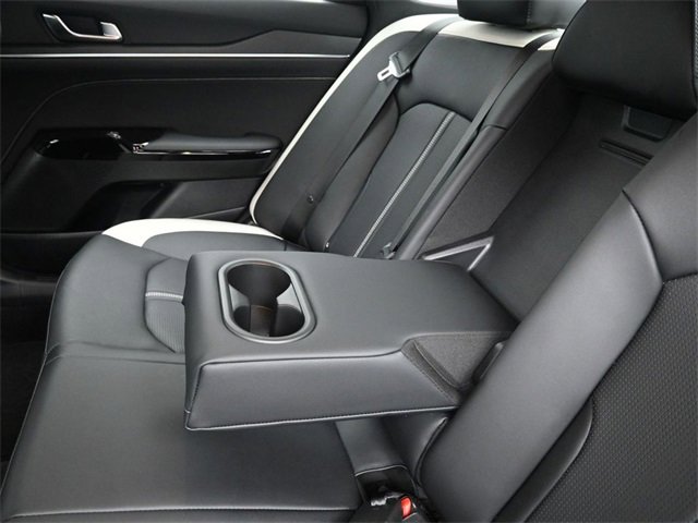Used 2025 Kia K5 GT-Line image 34