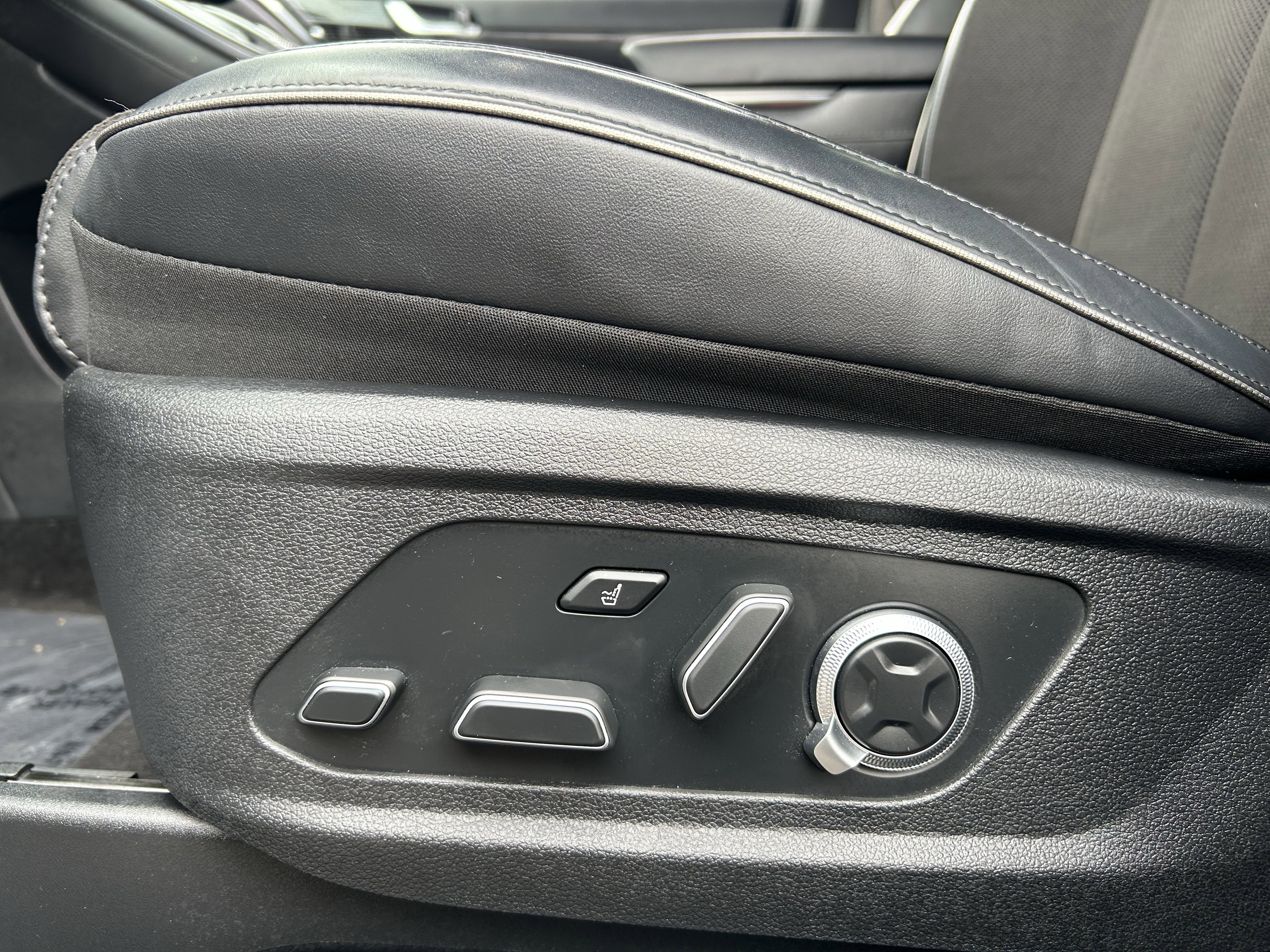Used 2024 Hyundai Palisade Calligraphy image 23