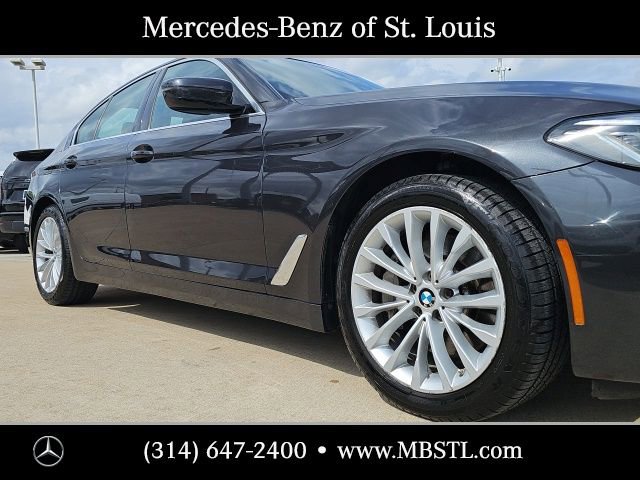 Used 2021 BMW 530i xDrive w/ Premium Package image 6