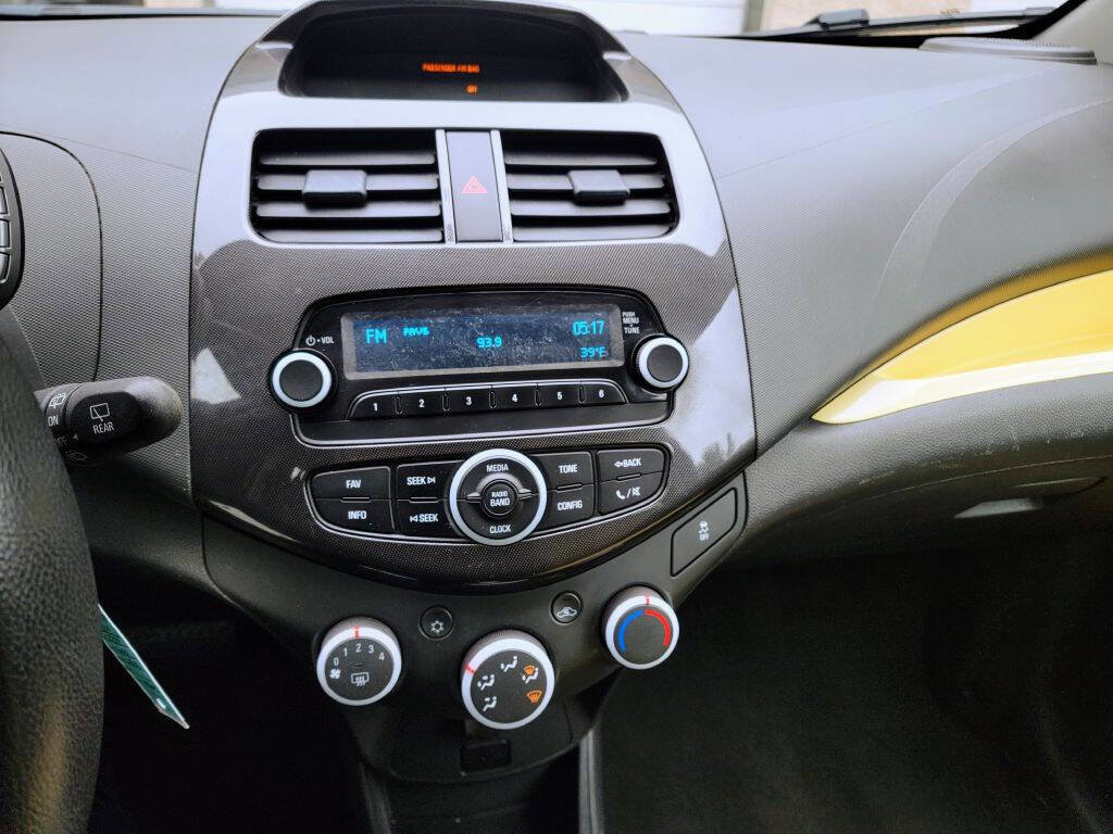Used 2014 Chevrolet Spark LS image 27