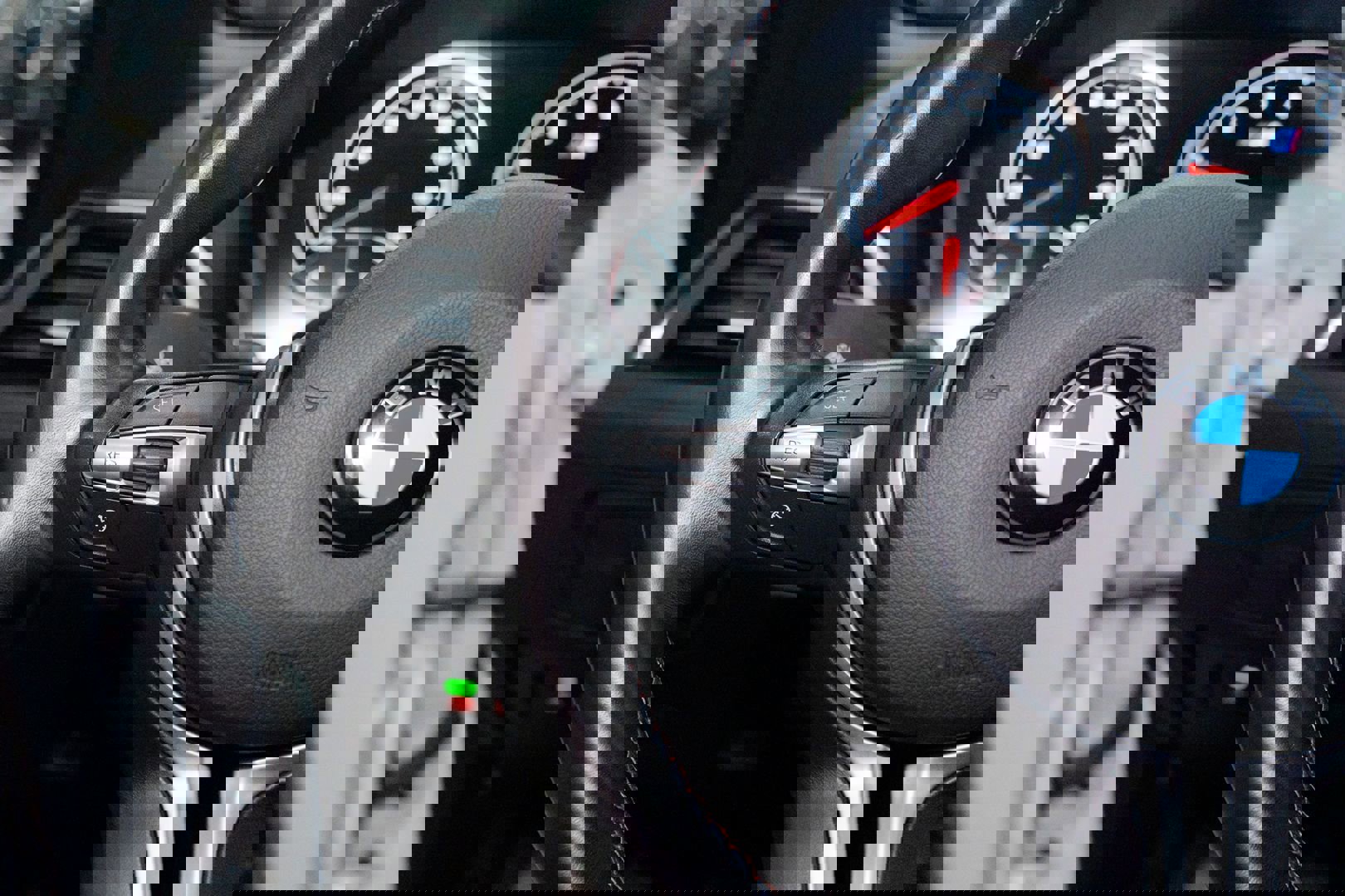 Used 2018 BMW M2 image 36