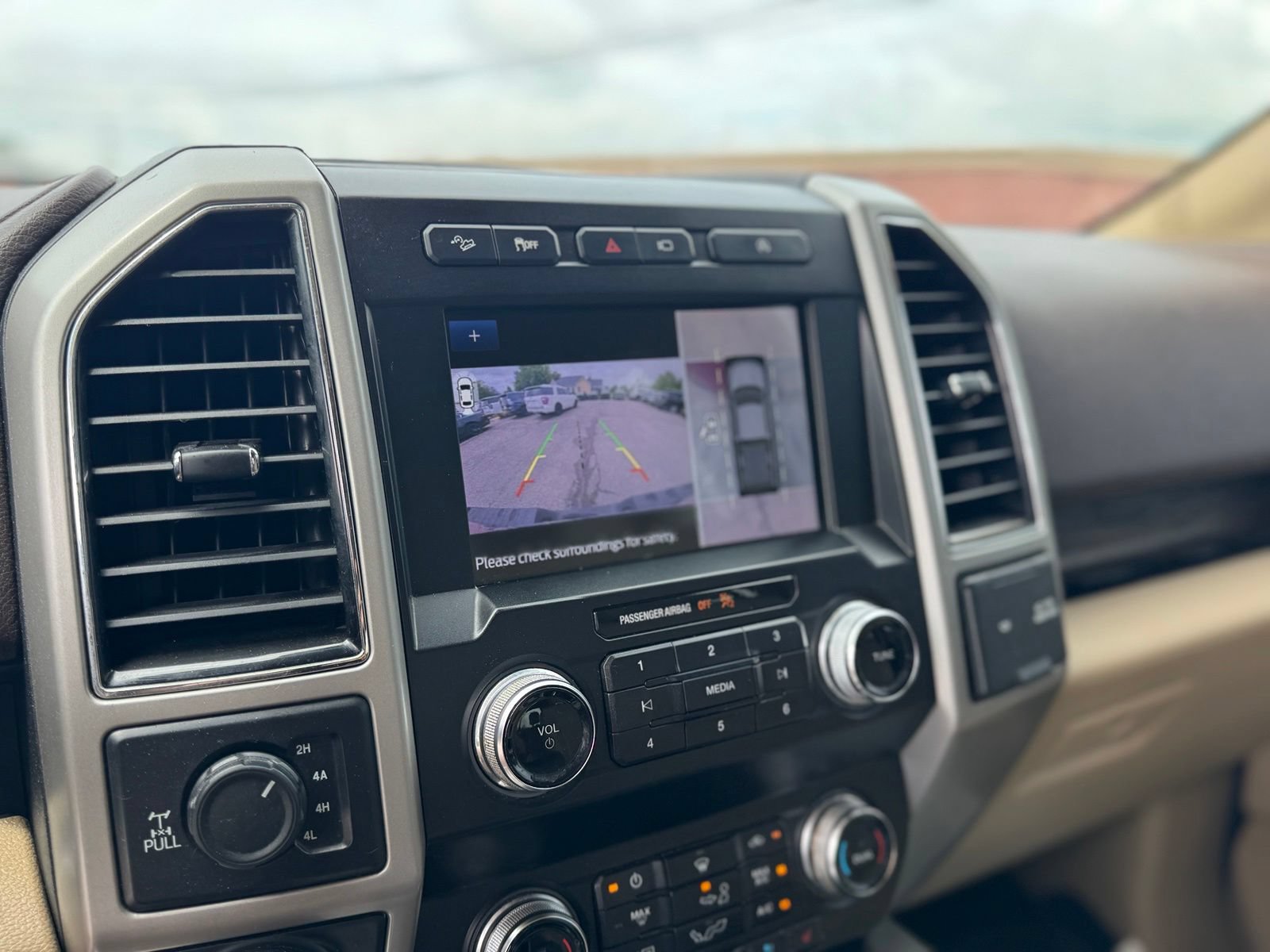 Used 2019 Ford F150 Lariat w/ Equipment Group 502A Luxury AWD/4WD image 22