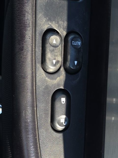 Used 2003 Ford Thunderbird image 25