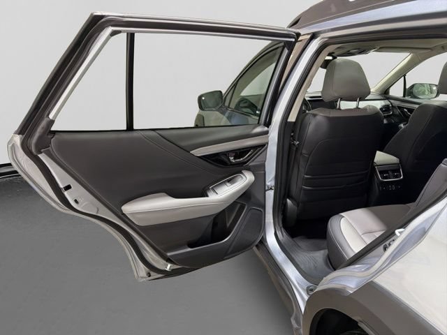 Used 2025 Subaru Outback Limited XT AWD/4WD image 28