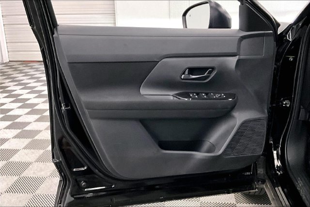 New 2027 Nissan Kicks S FWD image 31