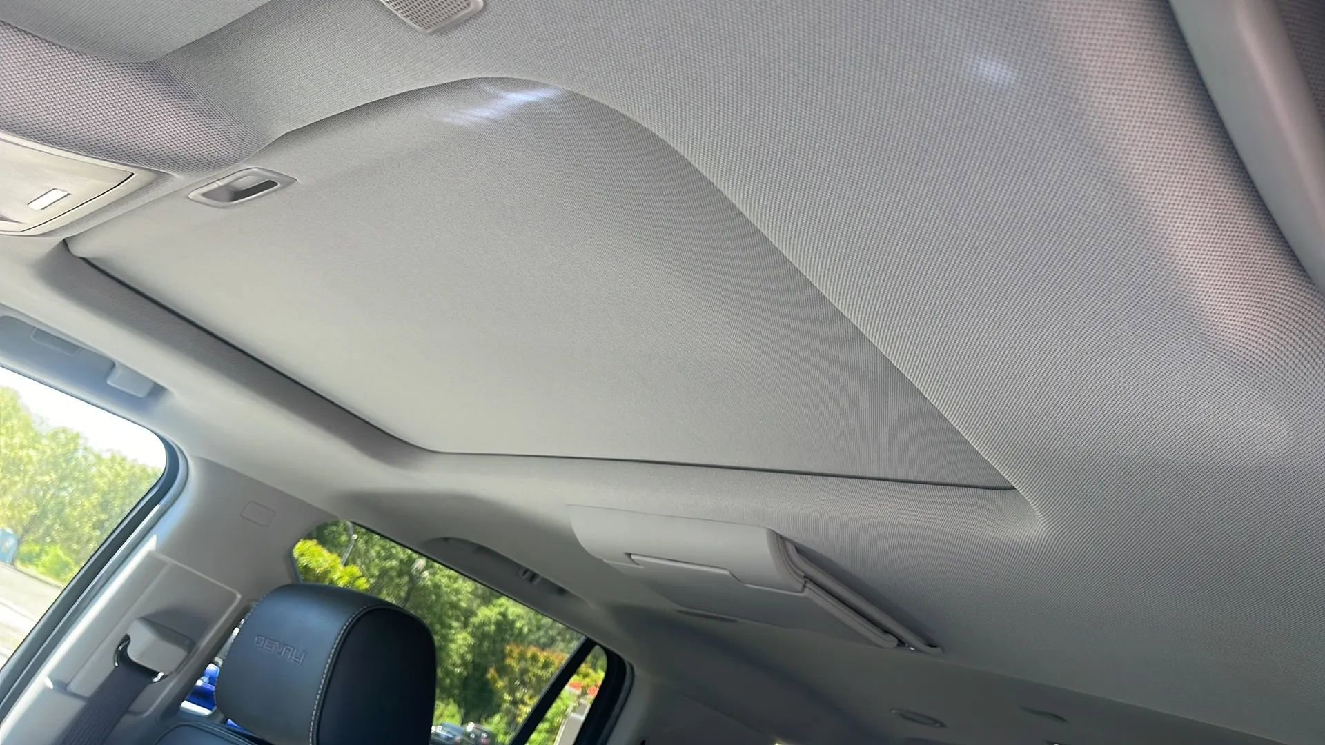 Used 2017 GMC Yukon Denali w/ Open Road Package image 28