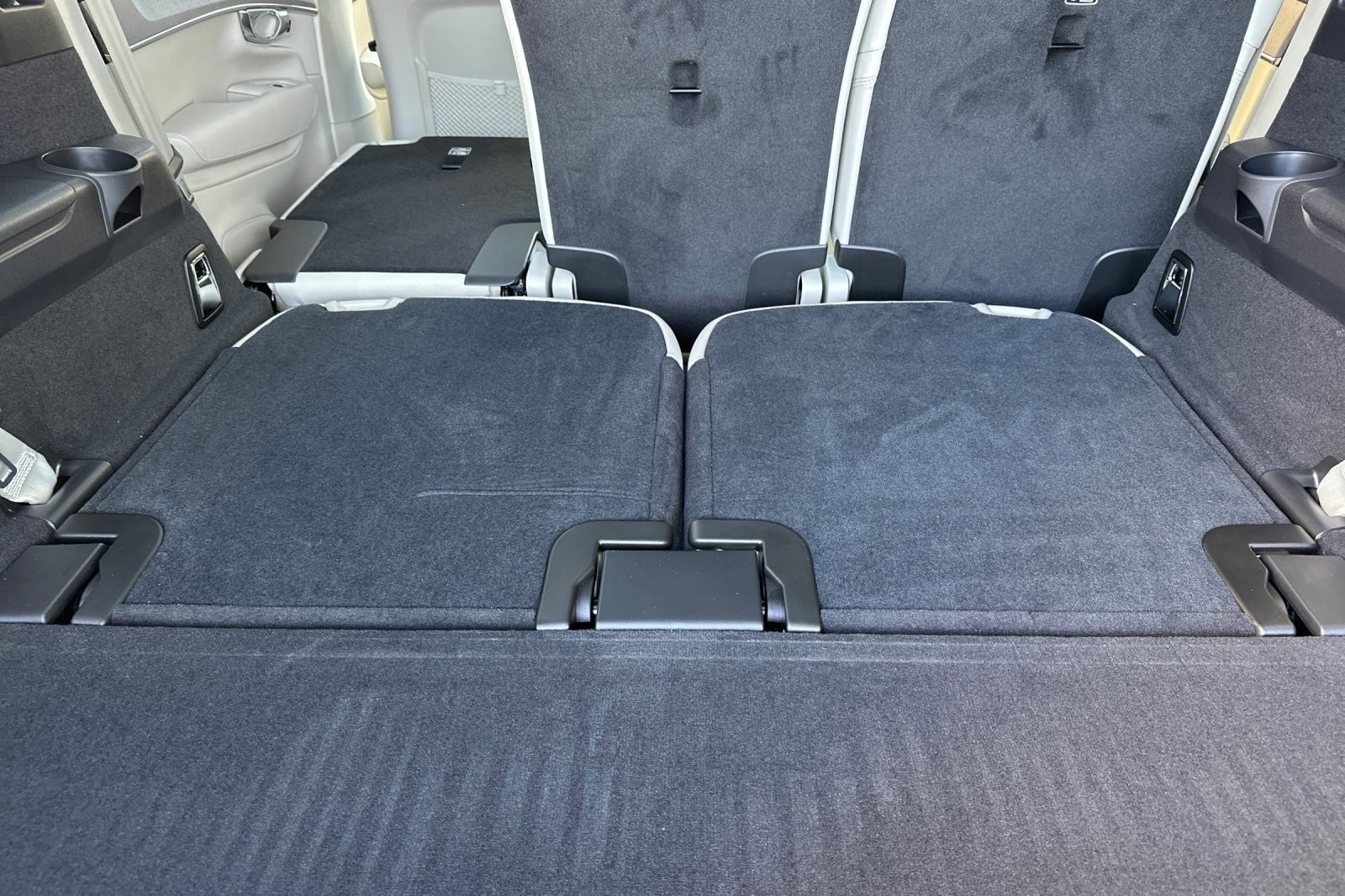 New 2026 Volvo XC90 T8 Ultra image 18