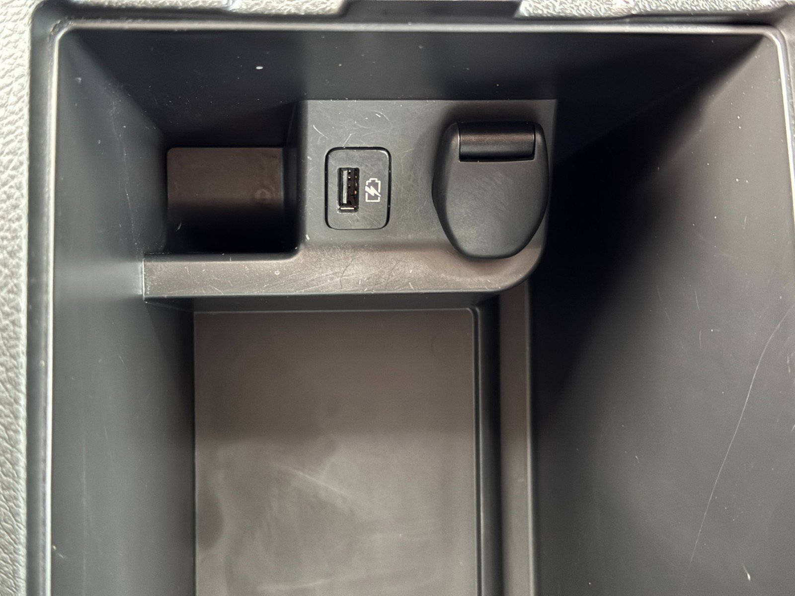 Used 2019 Nissan Rogue SV w/ Premium Package FWD image 32