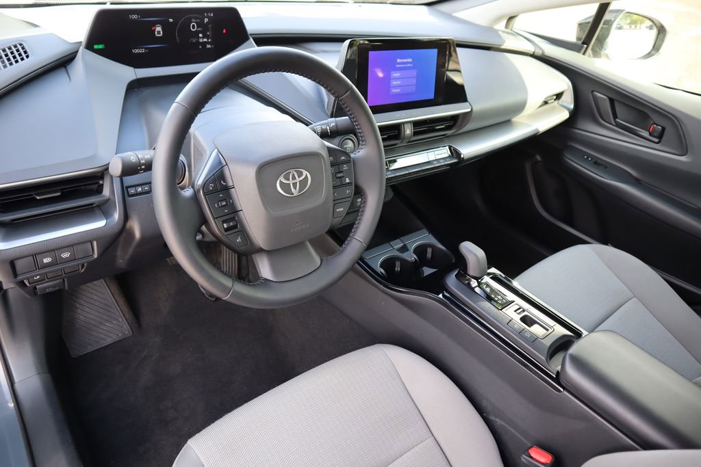 Certified 2025 Toyota Prius LE image 9