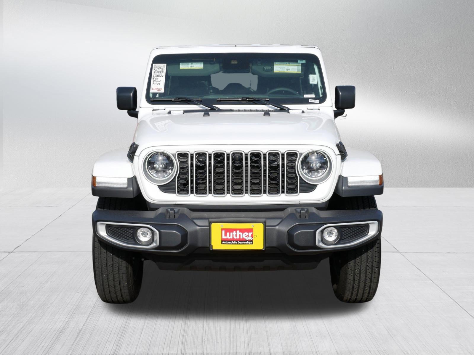 Used 2025 Jeep Wrangler Unlimited Sahara w/ Safety Group AWD/4WD image 2