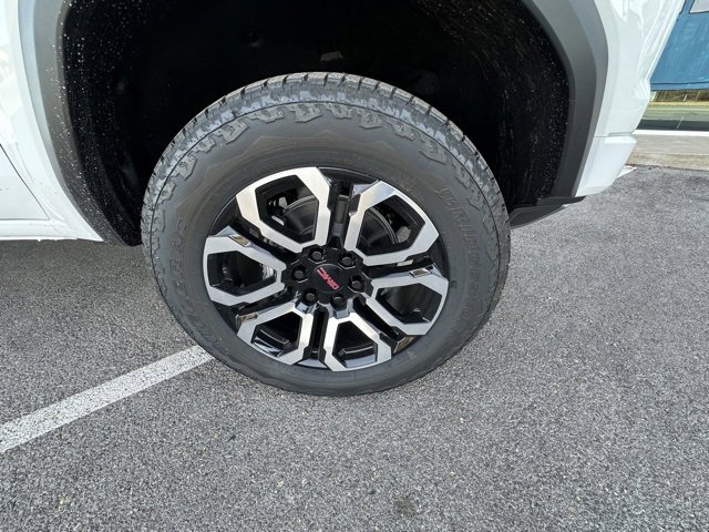 New 2026 GMC Canyon AT4 w/ AT4 Premium Package image 3