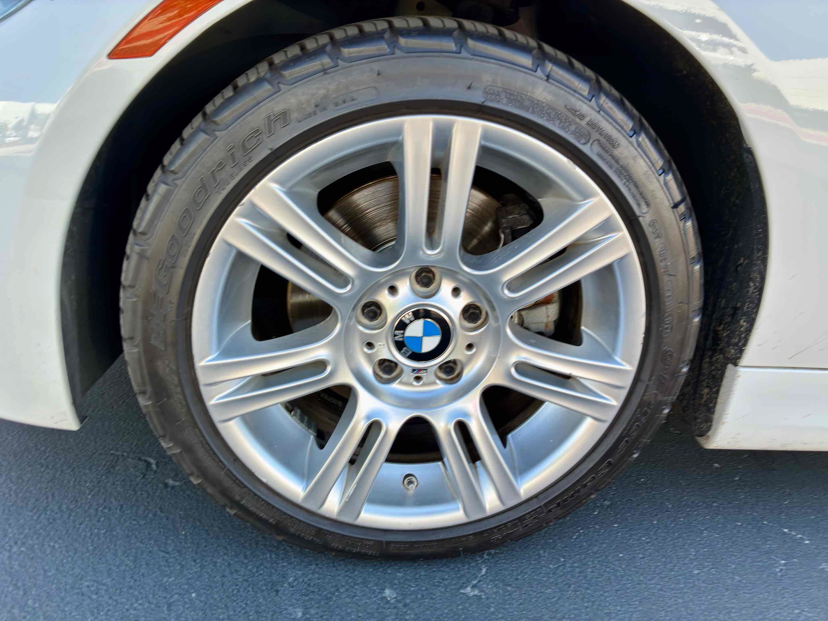 Used 2011 BMW 328i xDrive Wagon AWD/4WD image 12