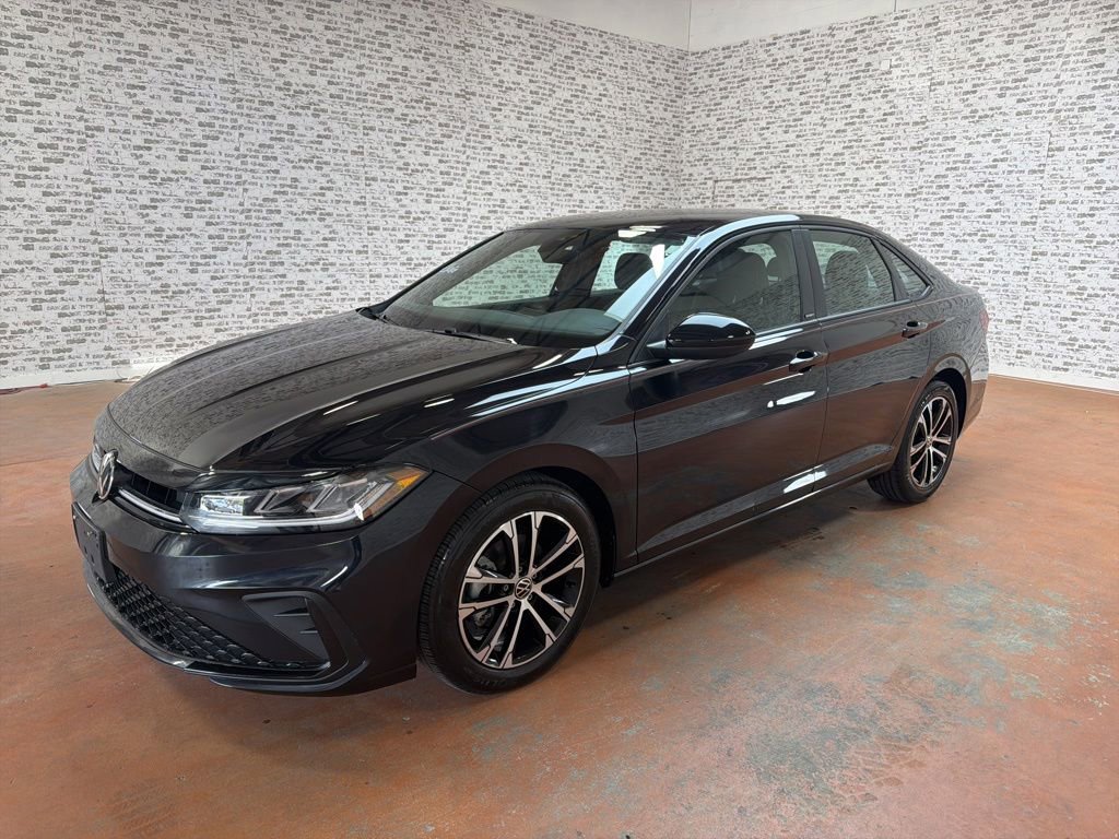 Used 2025 Volkswagen Jetta Sport FWD image 3