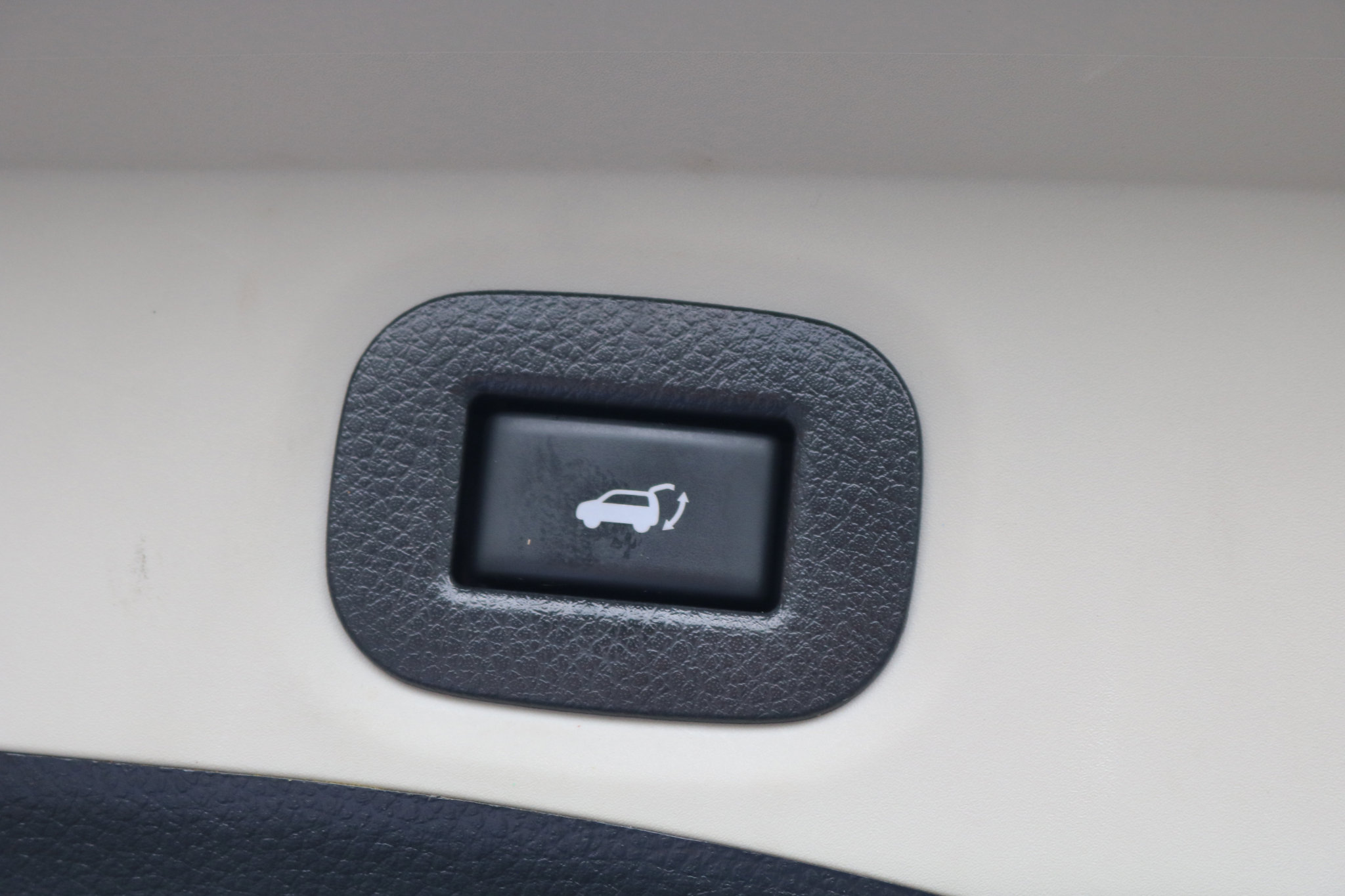 Used 2019 Nissan Rogue SV image 37