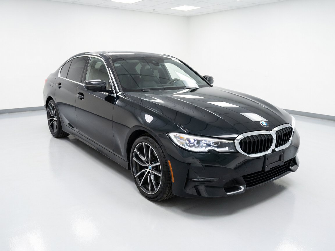 Used 2022 BMW 330i Sedan w/ Premium Package 2 RWD image 3