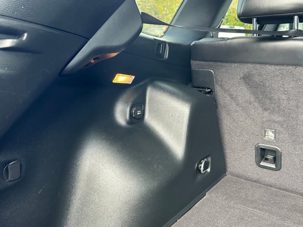 Used 2019 Jeep Cherokee Limited image 44