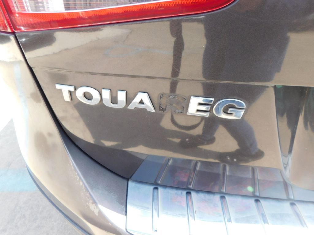 Used 2013 Volkswagen Touareg Sport image 13