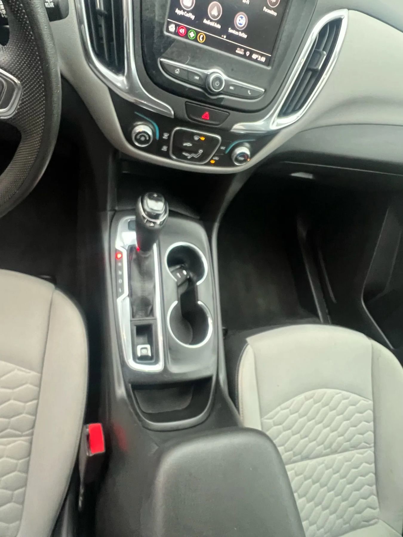 Used 2020 Chevrolet Equinox LS image 32