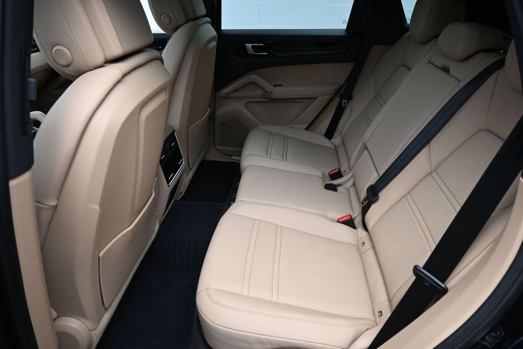 Certified 2021 Porsche Cayenne S AWD/4WD image 7