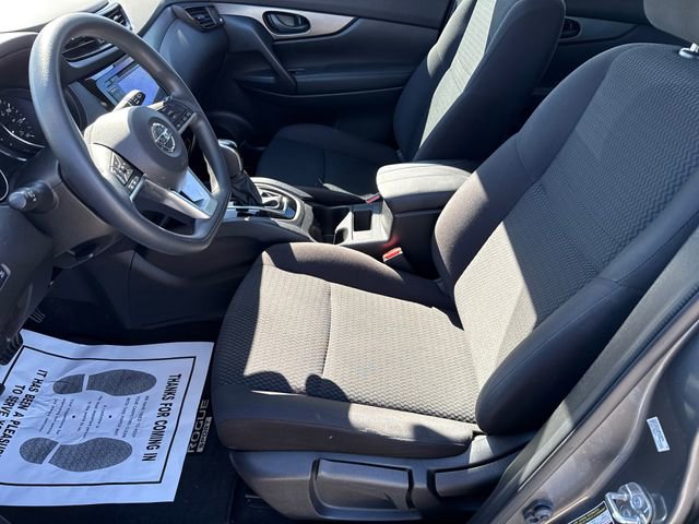 Used 2020 Nissan Rogue Sport S image 18