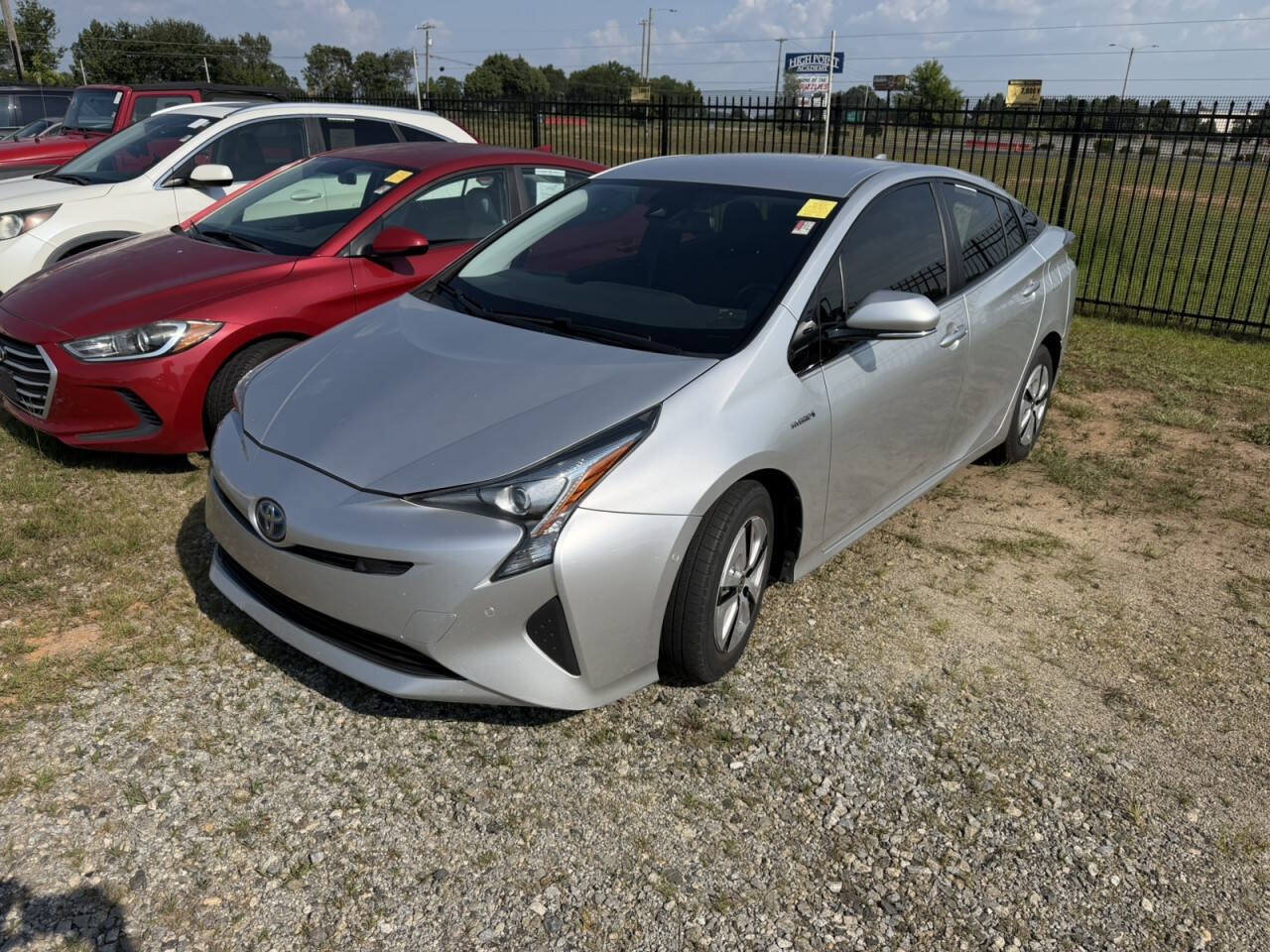 Used 2017 Toyota Prius Four FWD image 1