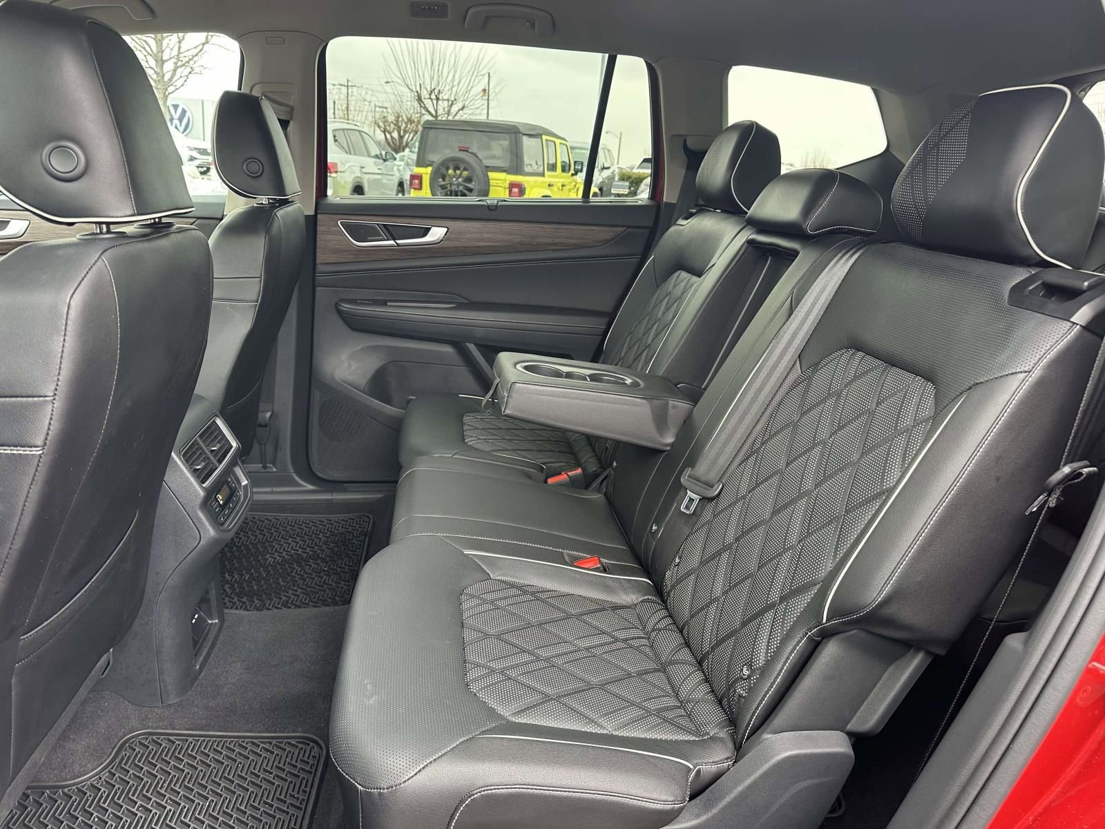 Certified 2025 Volkswagen Atlas SEL Premium R-Line image 14