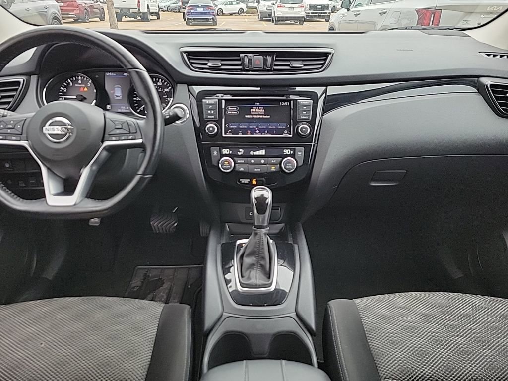 Used 2022 Nissan Rogue Sport SV image 11