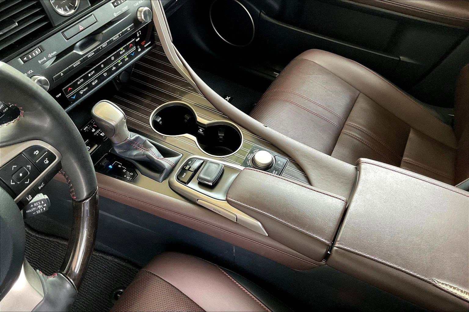 Used 2019 Lexus RX 450hL Luxury image 18