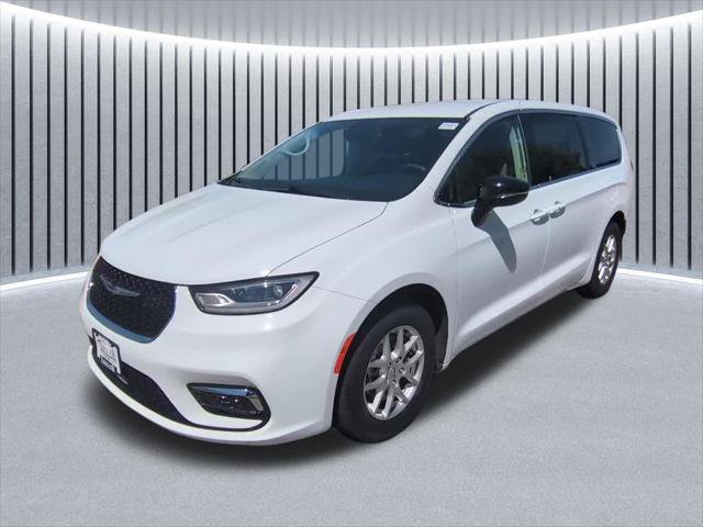Certified 2024 Chrysler Pacifica Touring-L FWD image 20