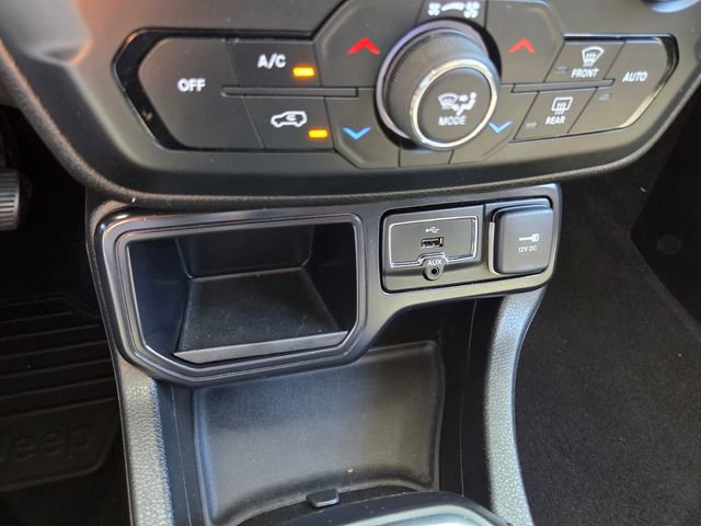 Used 2018 Jeep Renegade Latitude image 27