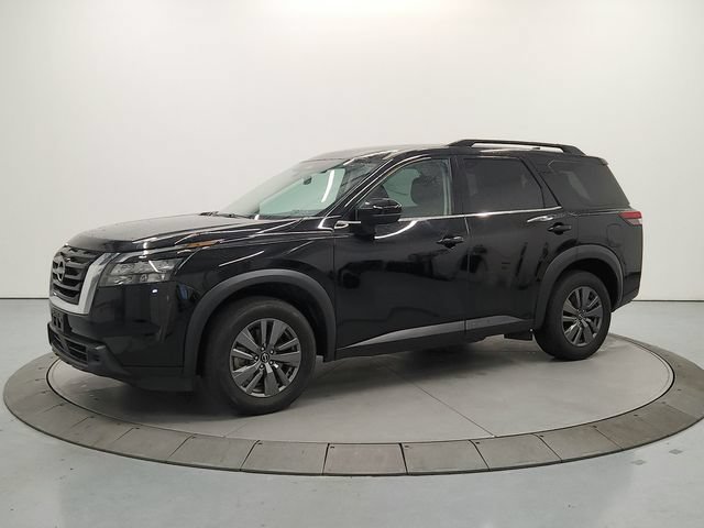 Used 2025 Nissan Pathfinder SV AWD/4WD image 3