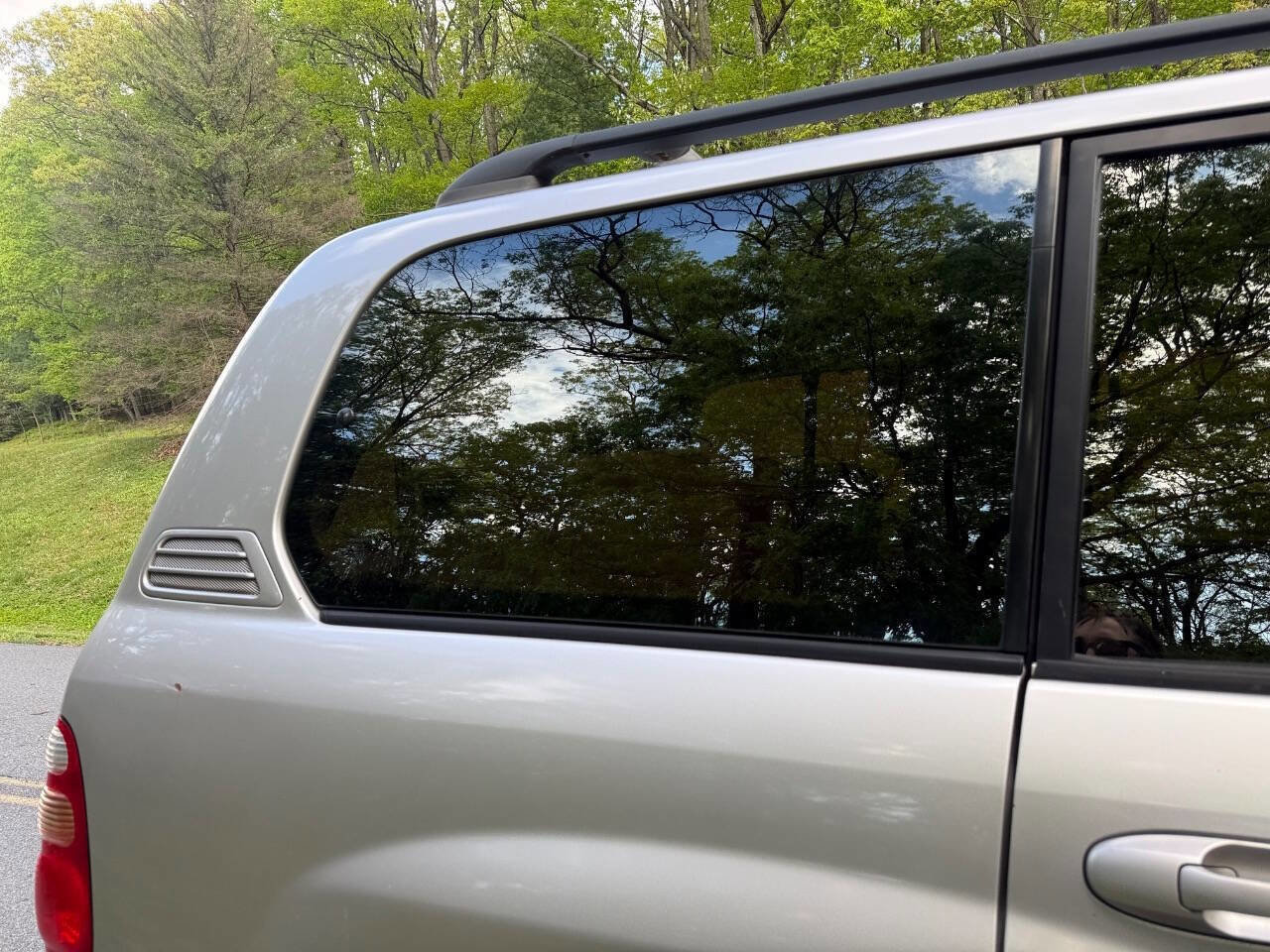 Used 2001 Toyota Land Cruiser AWD/4WD image 12