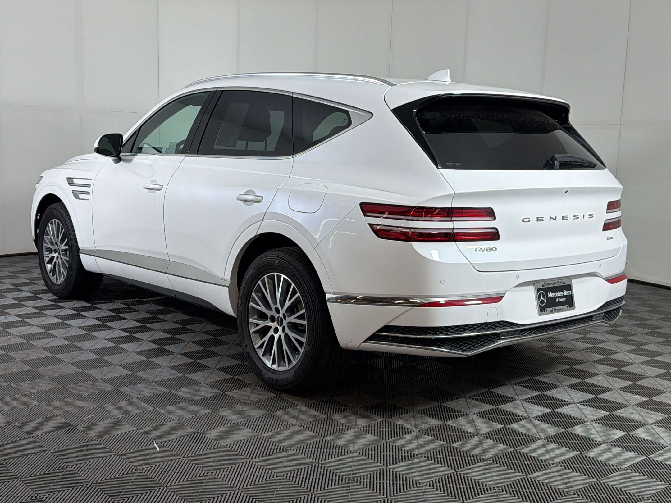 Used 2025 Genesis GV80 2.5T Standard AWD/4WD image 3