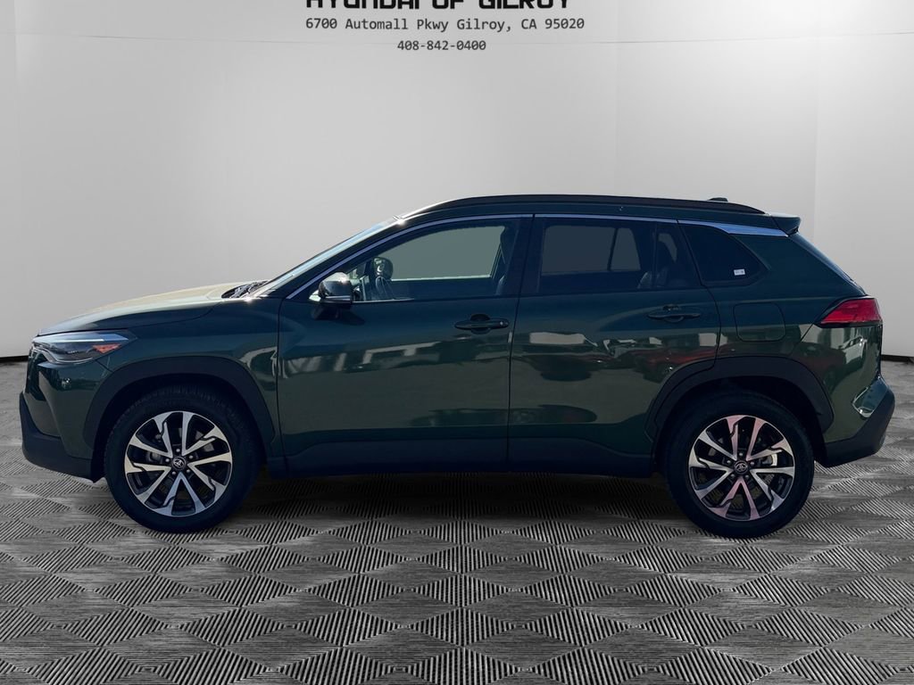 Used 2024 Toyota Corolla Cross XLE image 8