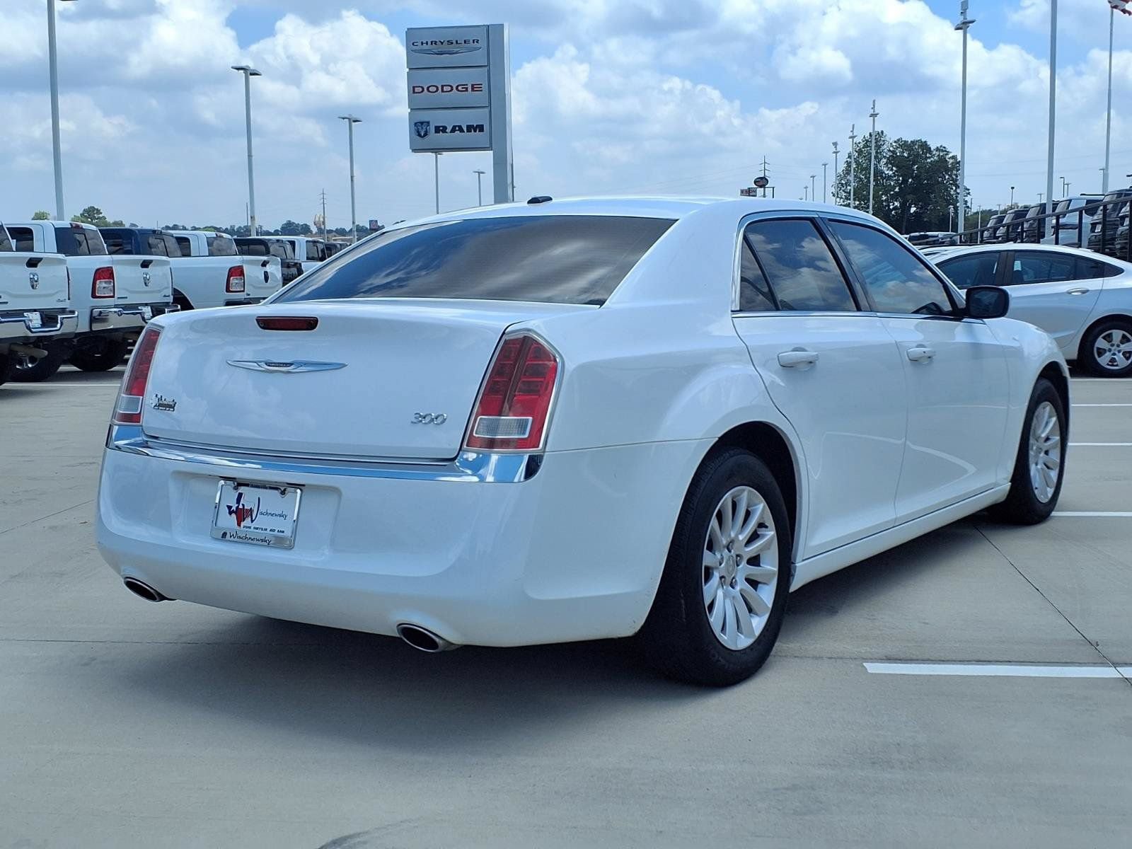 Used 2014 Chrysler 300 RWD image 6