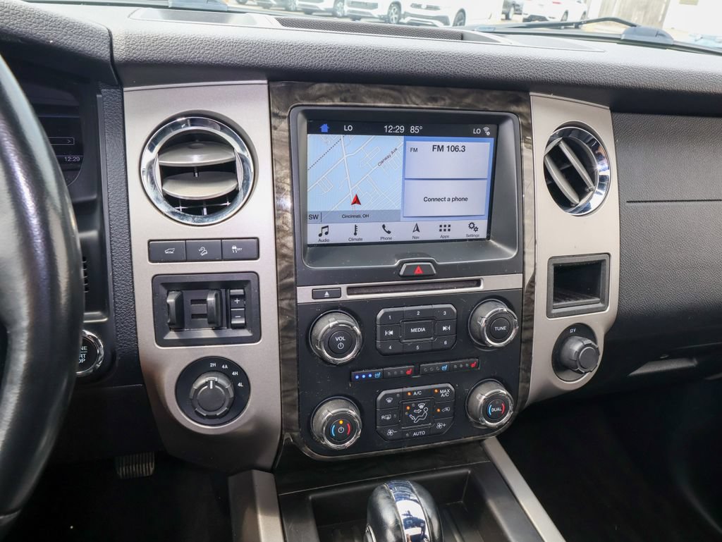 Used 2016 Ford Expedition Limited w/ Equipment Group 301A AWD/4WD image 23