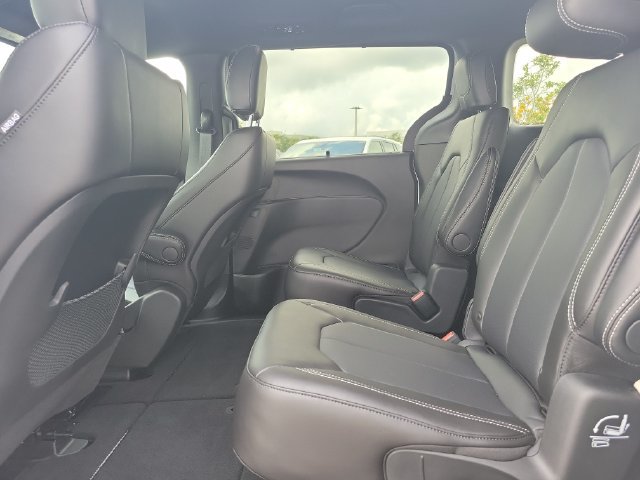 New 2026 Chrysler Voyager LX FWD image 7