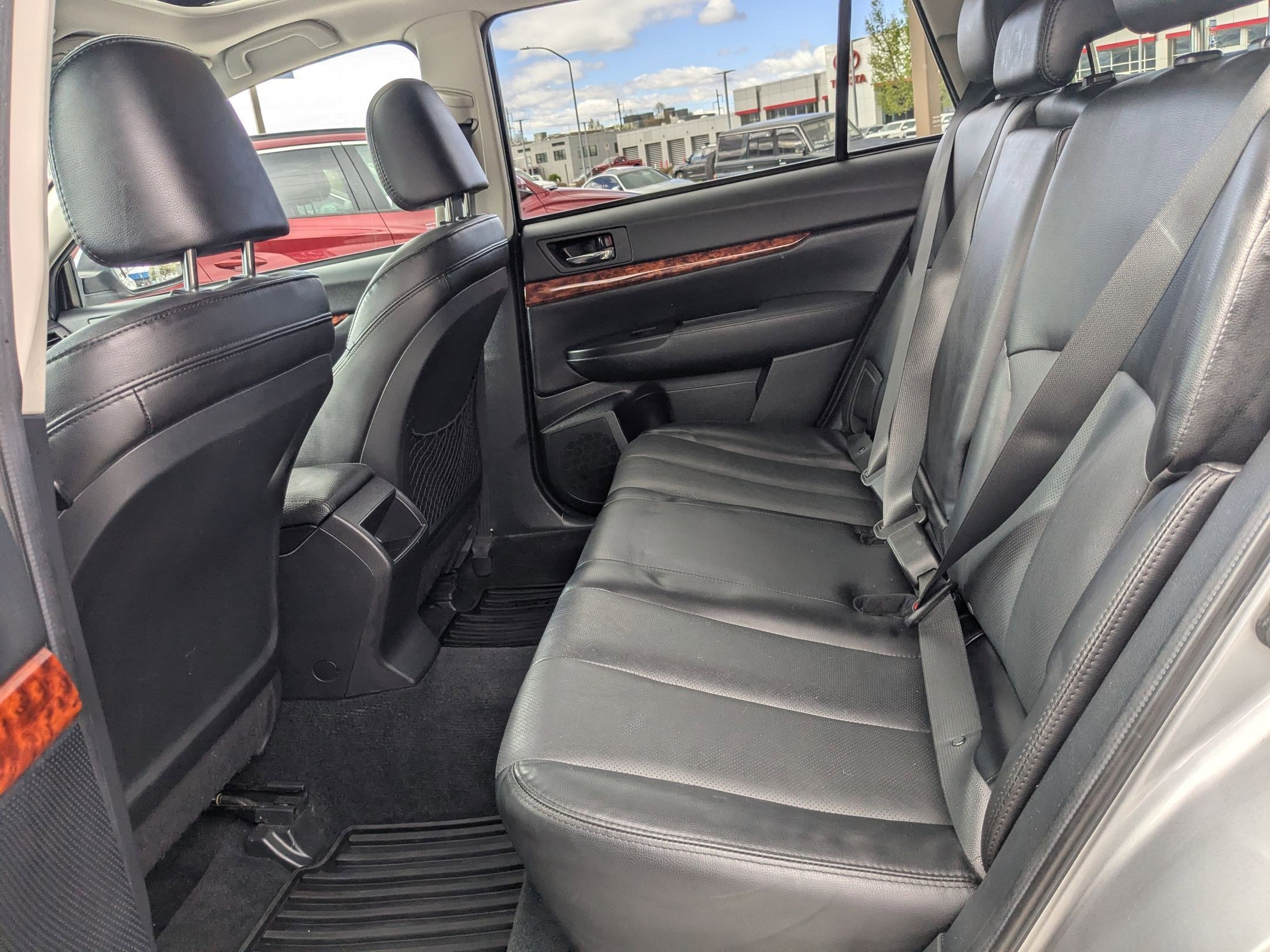 Used 2011 Subaru Outback 2.5i Limited w/ PWR Moonroof Pkg image 28