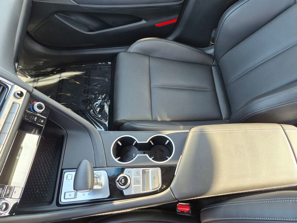 Used 2026 Genesis G70 2.5T image 16