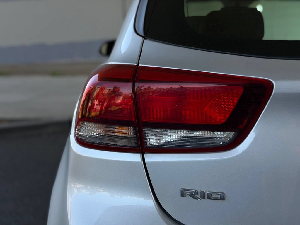 Used 2018 Kia Rio S FWD image 16