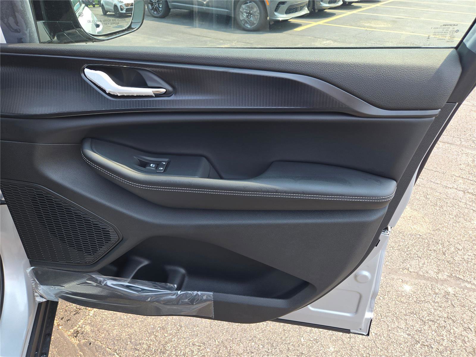 New 2025 Jeep Grand Cherokee Altitude image 6